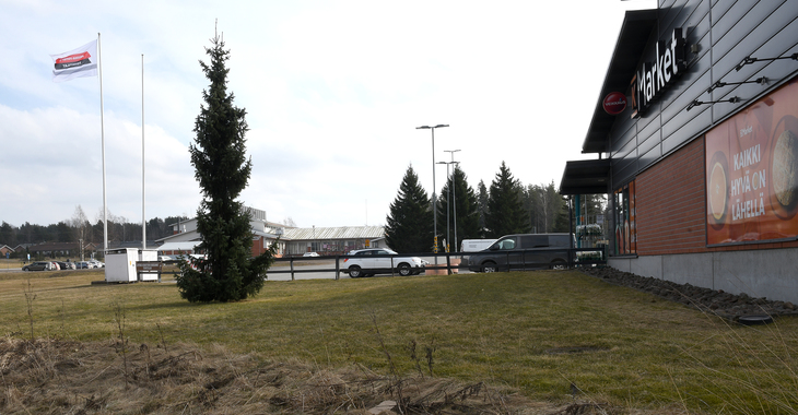 Lieto myi Loukinaisista korttelin lisäalueen